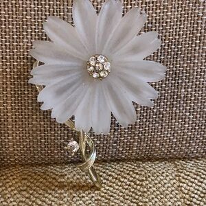 Lisner vintage brooch